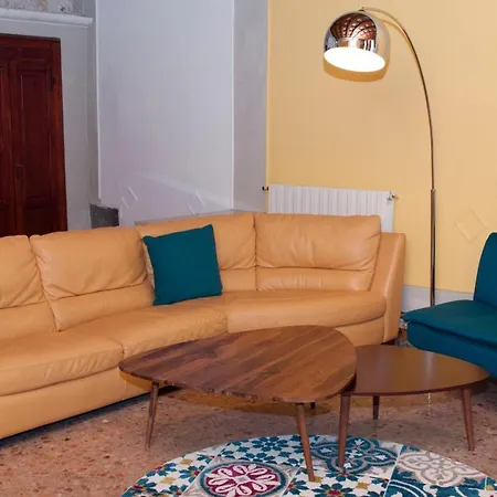 Couette-café Retro 4*