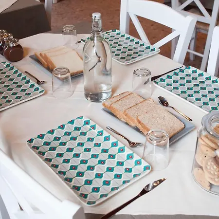 Bed & Breakfast Retro 4*